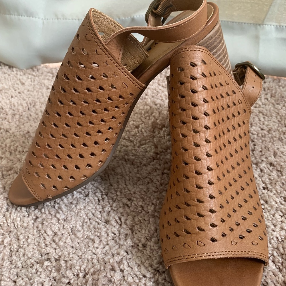 Lucky Brand Verazino Sandal Size 6.5